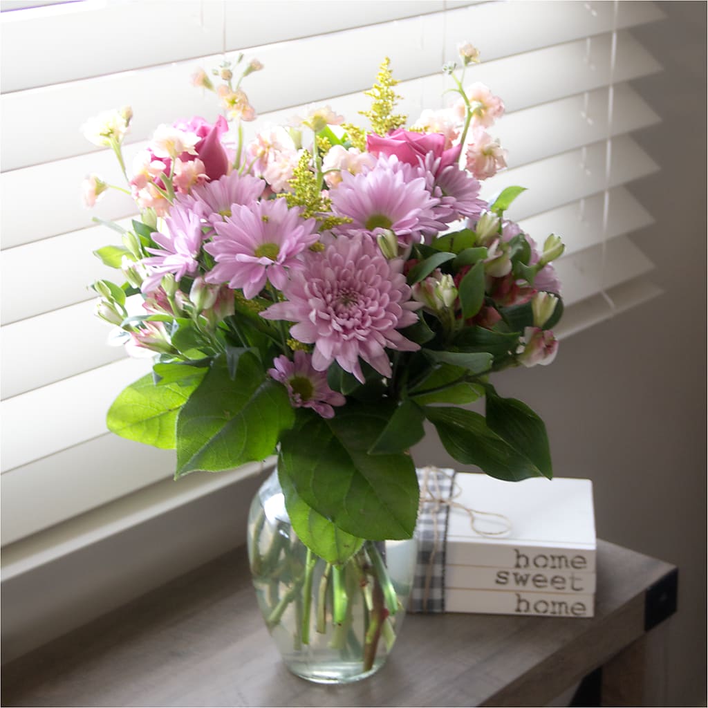Pastel Tradition - A Florist Original – Mattoon Flower Shop Inc, Mattoon IL