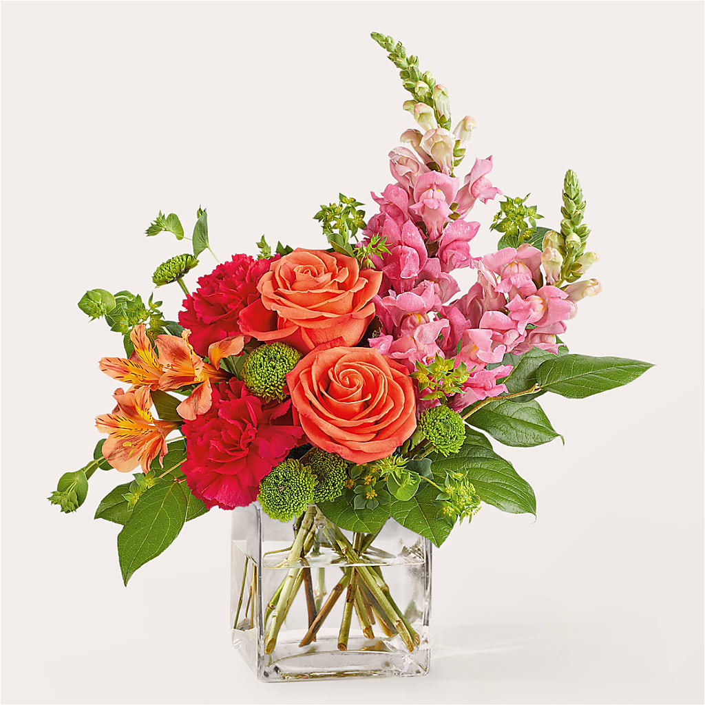 Cosmopolitan Bouquet – Mattoon Flower Shop Inc, Mattoon IL