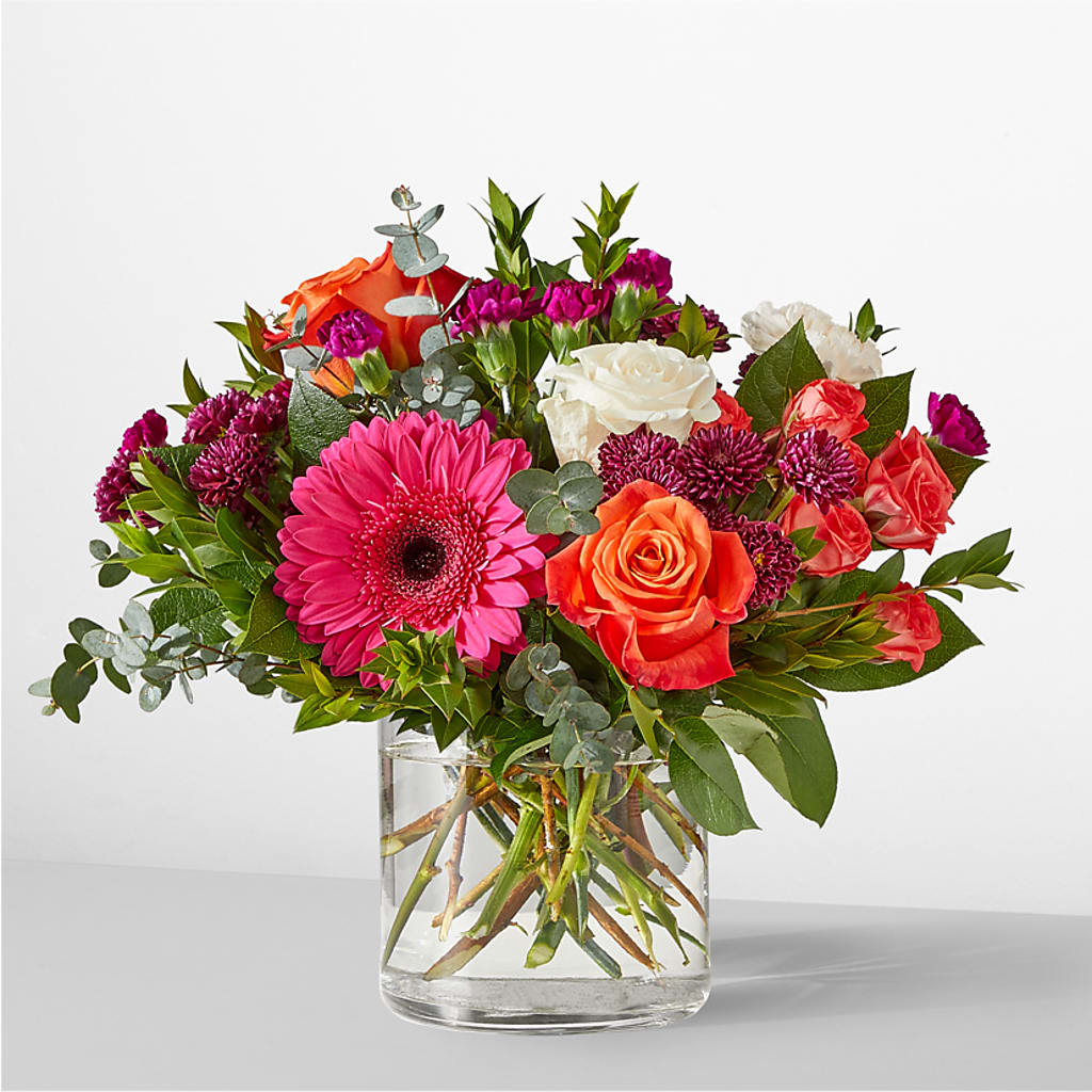 Smell the Roses Bouquet – Mattoon Flower Shop Inc, Mattoon IL