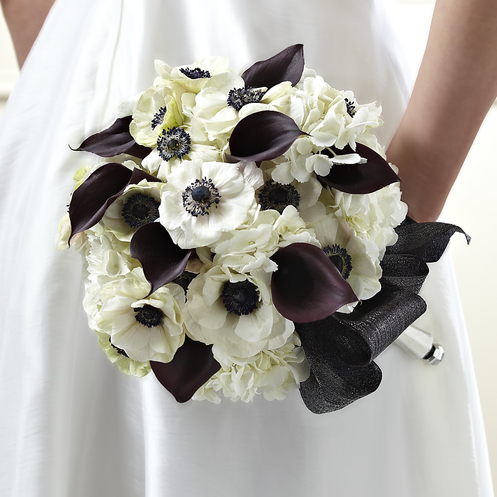 To Have and To Hold Bouquet – Mattoon Flower Shop Inc, Mattoon IL