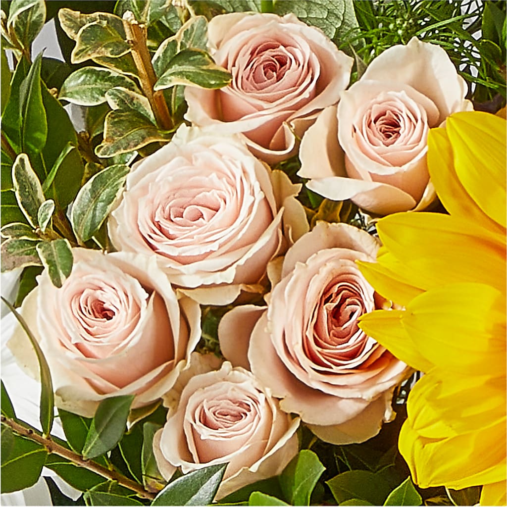 The Good Life Bouquet –  Mattoon Flower Shop Inc, Mattoon IL
