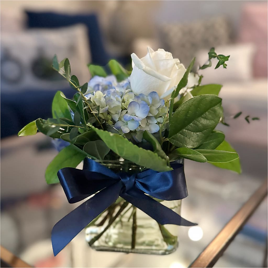 Sky Blue Delight Bouquet –  Mattoon Flower Shop Inc, Mattoon IL