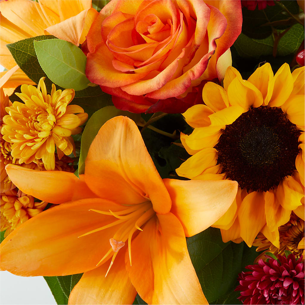 Grateful Centerpiece –  Mattoon Flower Shop Inc, Mattoon IL