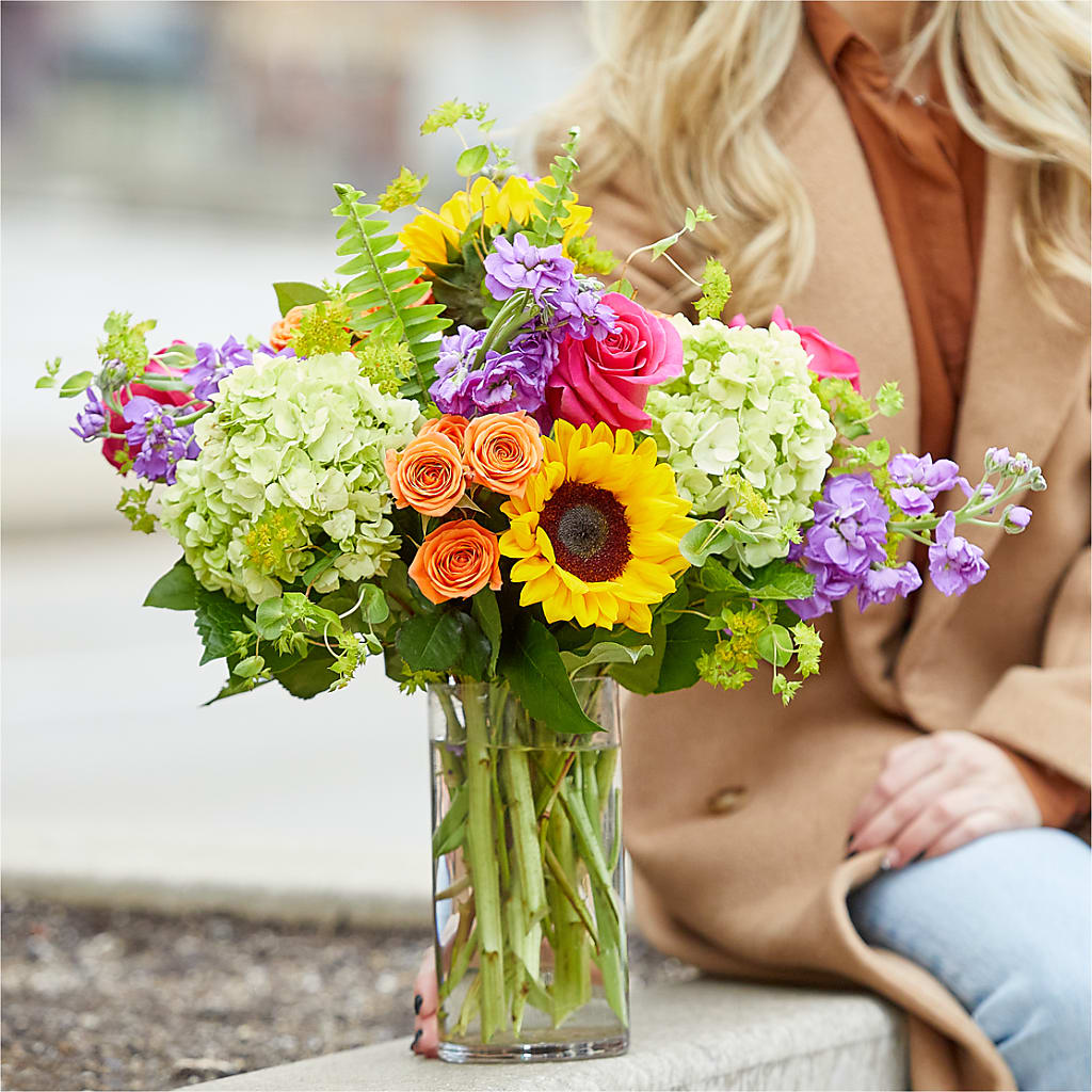 Vibrant Greetings Bouquet –  Mattoon Flower Shop Inc, Mattoon IL