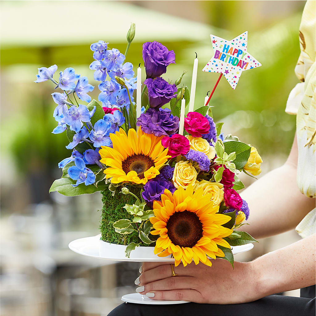 Star of the Day Floral Cake –  Mattoon Flower Shop Inc, Mattoon IL